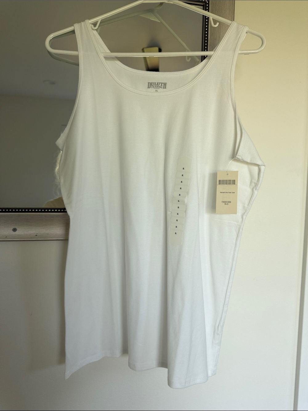 Duluth Trading Co White Women's Scoop Neck Tank